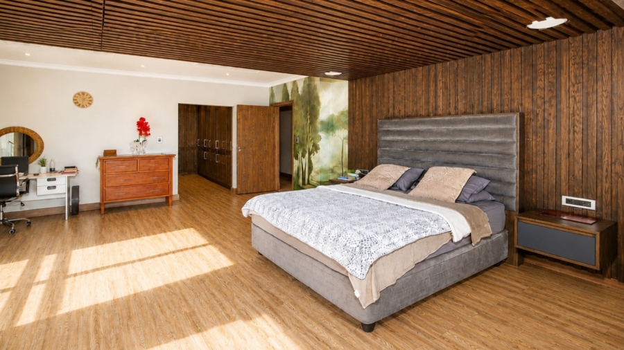 8 Bedroom Property for Sale in Birdwood Estate North West
